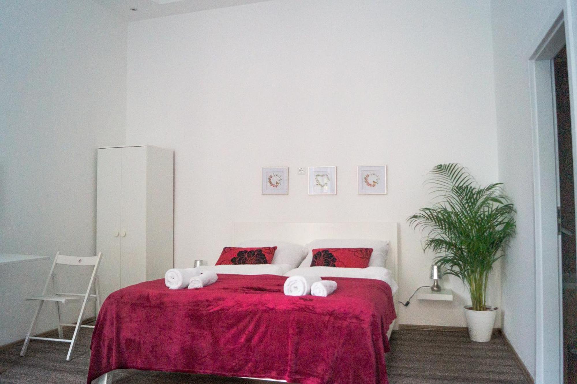 2 Spacious Apts For 6p, Only 7min To Stadthalle Wien