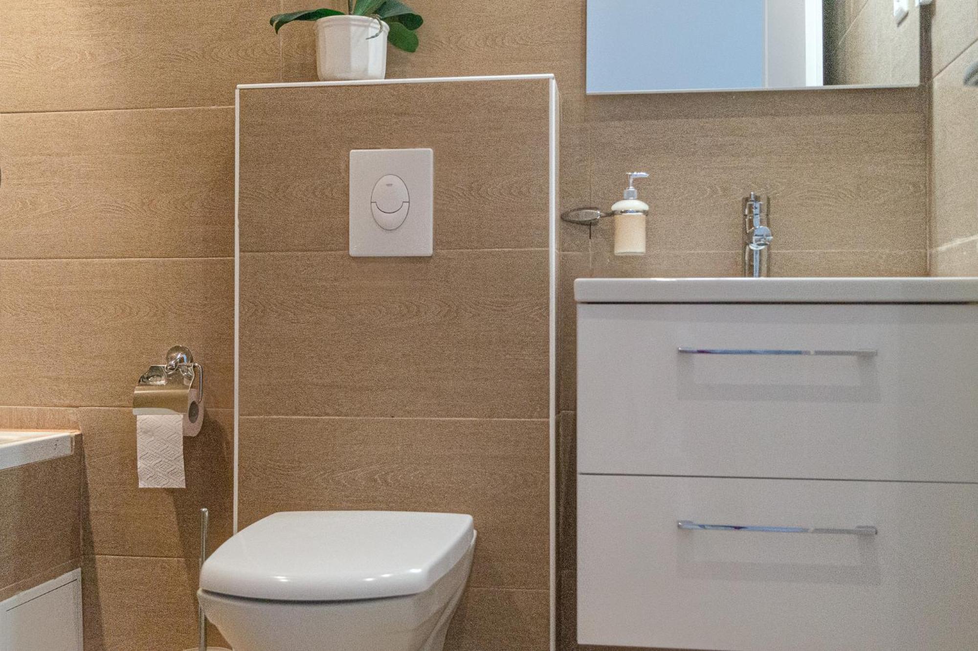 2 Spacious Apts For 6p, Only 7min To Stadthalle Wien