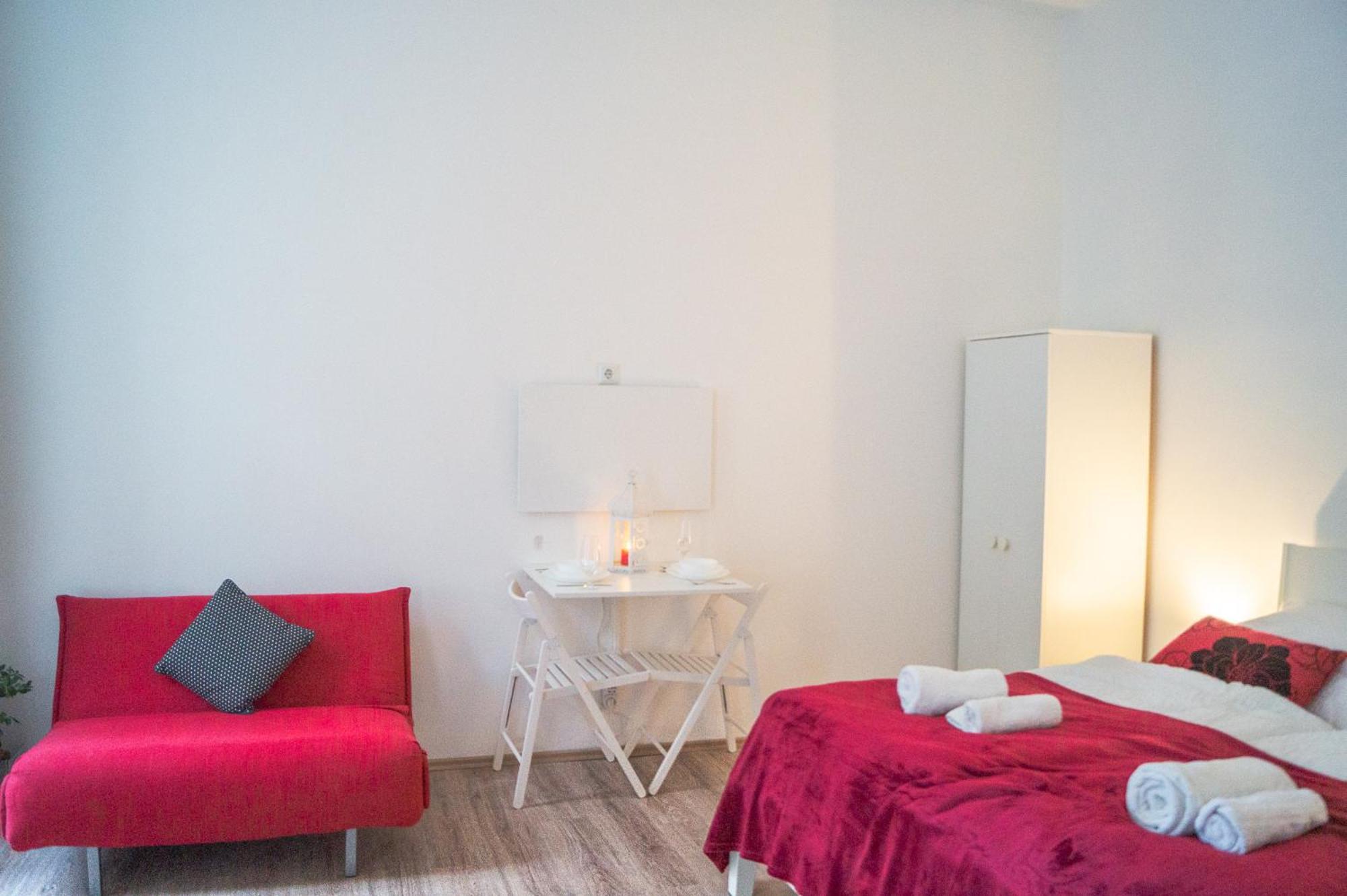 2 Spacious Apts For 6p, Only 7min To Stadthalle Wien